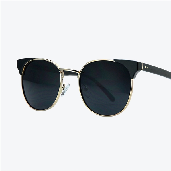 Οι γυναίκες γυαλιά ηλίου σε 4 χρώματα Αγάπη παράσταση