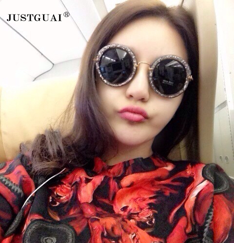 Γύρος γυαλιά ηλίου ρετρό με λαμπερά γυαλί σε τέσσερα χρώματα