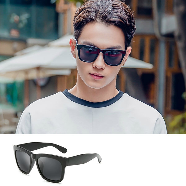 Γυαλιά ηλίου των ανδρών με τα μαύρα και χρωματιστά γυαλιά και ελαστικό πλαίσιο: ανοιχτό μπλε και σκούρο μπλε