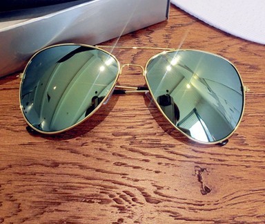 Γυαλιά ηλίου των ανδρών με μεταλλικό σκελετό σε πέντε χρώματα.