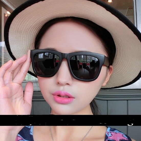 Οι γυναίκες γυαλιά ηλίου σε 4 χρώματα κατάλληλο για τη ζωή στην παραλία