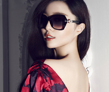 Слънчеви дамски очила подходящи за плаж в 5 модела 
