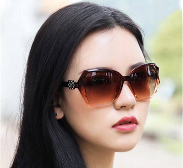 Ηλιακή κυρίες γυαλιά κατάλληλα για κολύμπι σε 5 μοντέλα