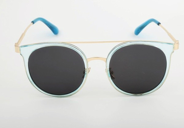 Дамски слънчеви очила в сив,черен,розов,лилав,цикламен,син и светло син цвят.