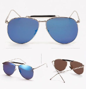 Γυαλιά ηλίου κατάλληλο για άνδρες και γυναίκες σε έξι διαφορετικές χρωματικό μοντέλο