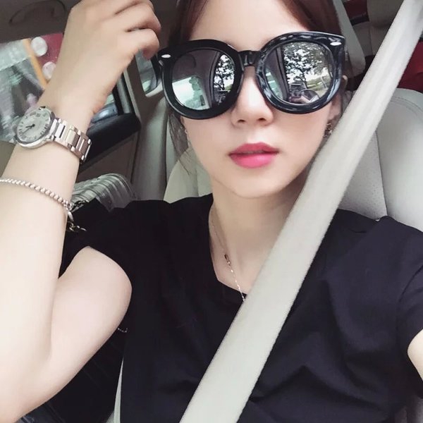 Дамски слънчеви черни и огледални стъкла с UV защита