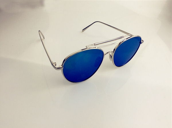 Дамски слънчеви очила заоблена форма, със златиста и сребриста рамка