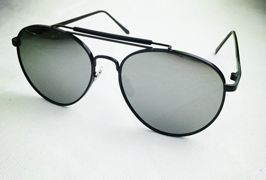 Дамски слънчеви очила заоблена форма, със златиста и сребриста рамка