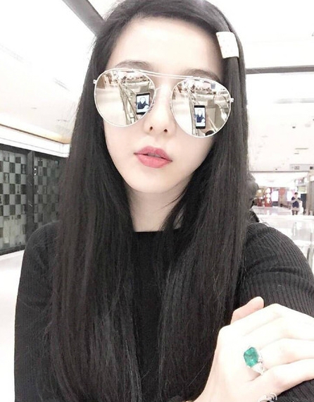 Дамски слънчеви очила заоблена форма, със златиста и сребриста рамка