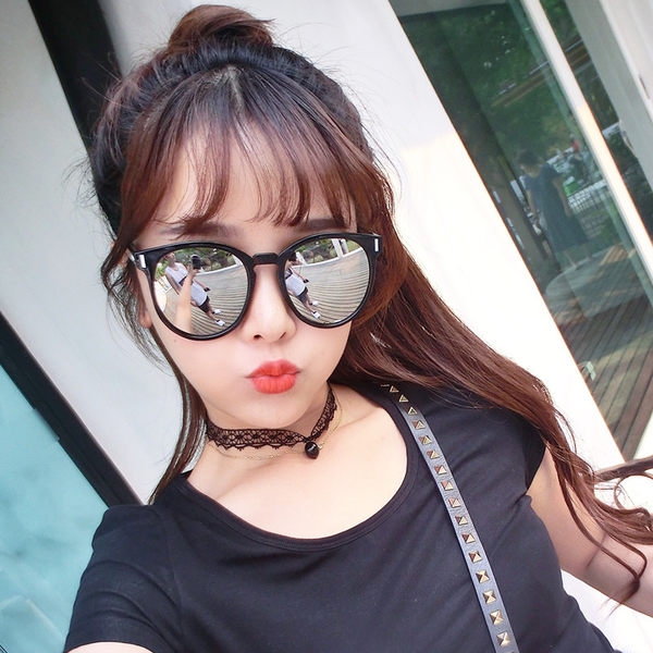 Дамски слънчеви очила с огледални стъкла: черни, сиви цветни топ модели