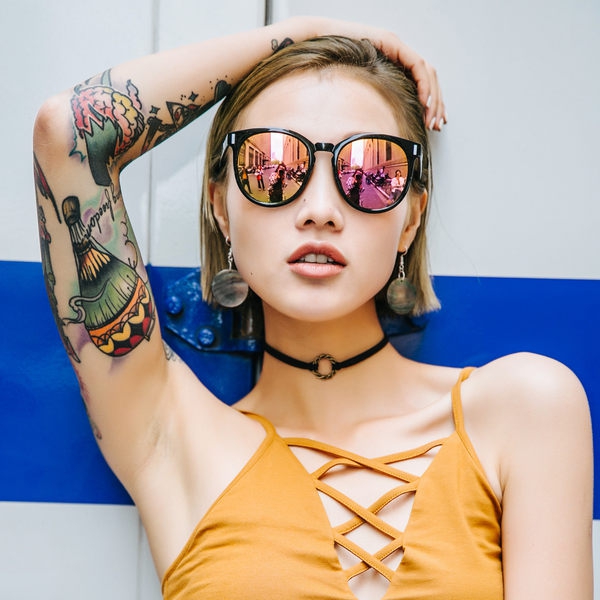 Дамски слънчеви очила с огледални стъкла: черни, сиви цветни топ модели