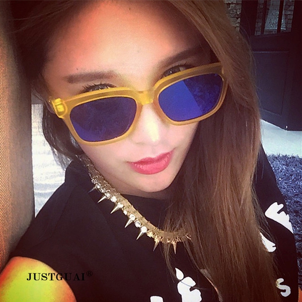 Слънчеви дамски очила с огледални стъкла в пет различни цвята