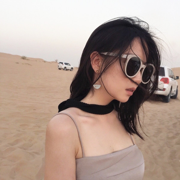 Дамски слънчеви летни очила за плаж топ невероятни дизайнерски модела в различни цветове черни сребристи