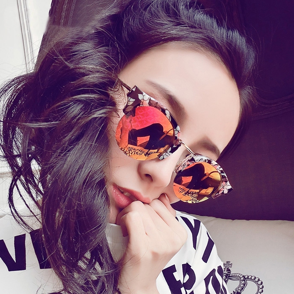 Дамски цветни слънчеви очила в син,черен и червен цвят - 4 модела