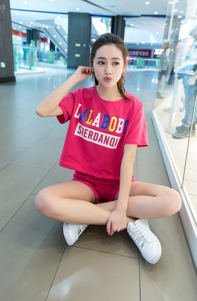 Дамски летни спортни екипи с къси ръкави и къси панталони в розов,сив и черен цвят 