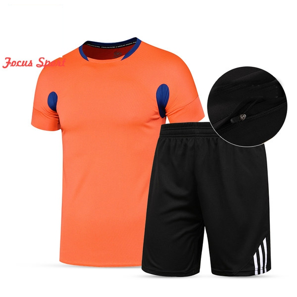 Мъжки спортни екипи в седем цветови комбинации.