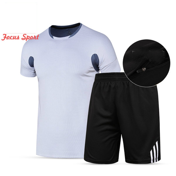 Мъжки спортни екипи в седем цветови комбинации.