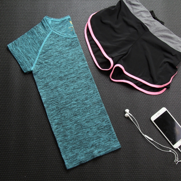 Дамски спортен комплект подходящ за танци, йога или друг вид тренировки