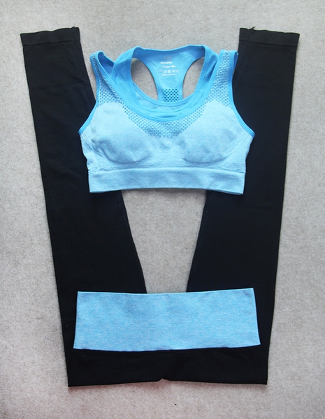 Високоеластичен бързосъхнещ дамски спортен комплект за фитнес , йога или друг спорт