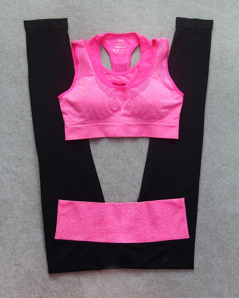 Високоеластичен бързосъхнещ дамски спортен комплект за фитнес , йога или друг спорт