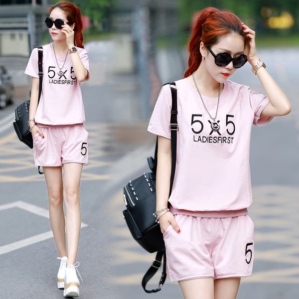 Дамски спортни екипи от тениска с къс ръкав и избор измежду къси панталони или елегантна пола зелени, сини , оранжеви, розови