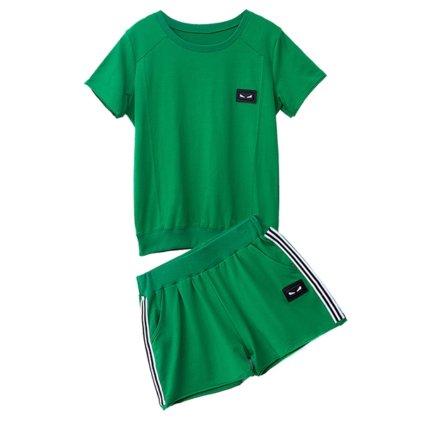 Дамски спортни екипи от тениска с къс ръкав и избор измежду къси панталони или елегантна пола зелени, сини , оранжеви, розови