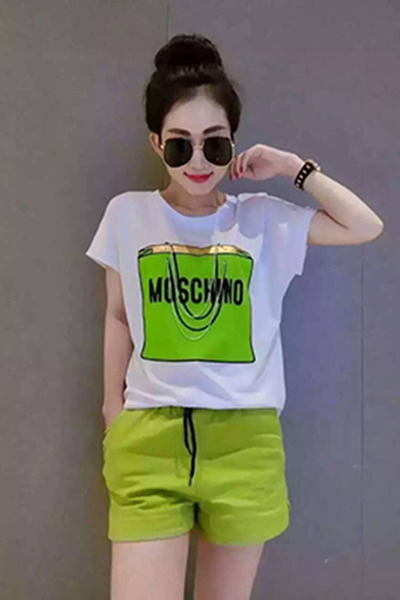 Дамски спортни екипи от къси панталони и тениски с къс ръкав оранжежеви, зелени, черни с принт