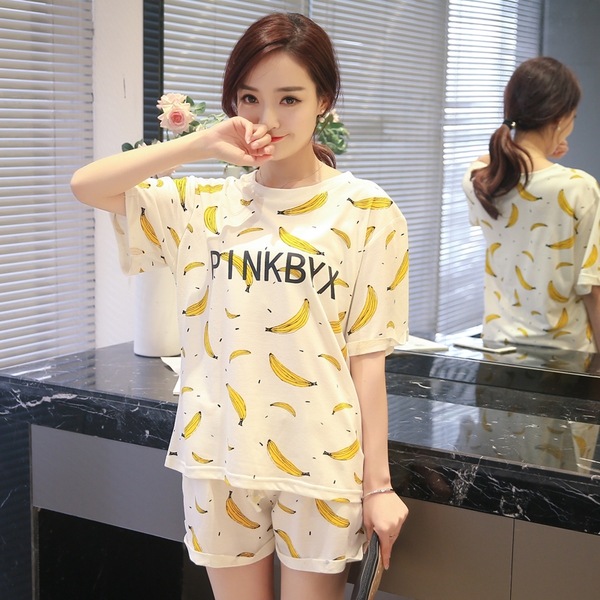 Дамски спортни екипи тениска и къси панталони-13 различни модела.