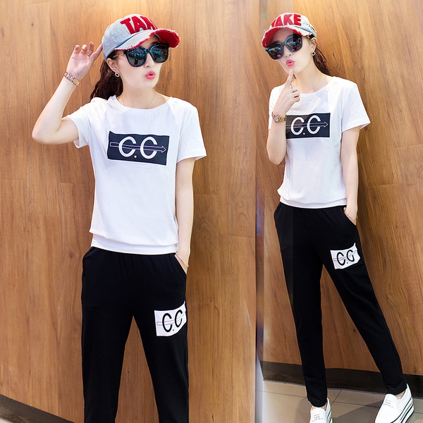 Γυναικείες αθλητικές φόρμες αμάνικο βαμβακερό - μπλούζα με κοντό μανίκι και 7/8 παντελόνια