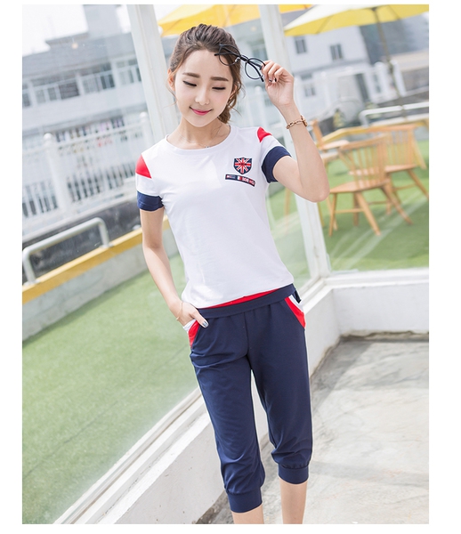 Γυναικείες αθλητικές φόρμες αμάνικο βαμβακερό - μπλούζα με κοντό μανίκι και 7/8 παντελόνια