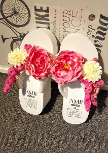 Дамски летни чехли с голеи розови цветя на лека платформа