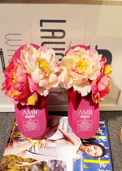 Дамски цветни летни чехли на лека платформа в четири цвята