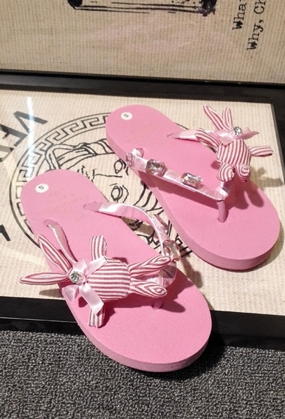 Дамски чехли със зайчета и камъни : в розово и бяло