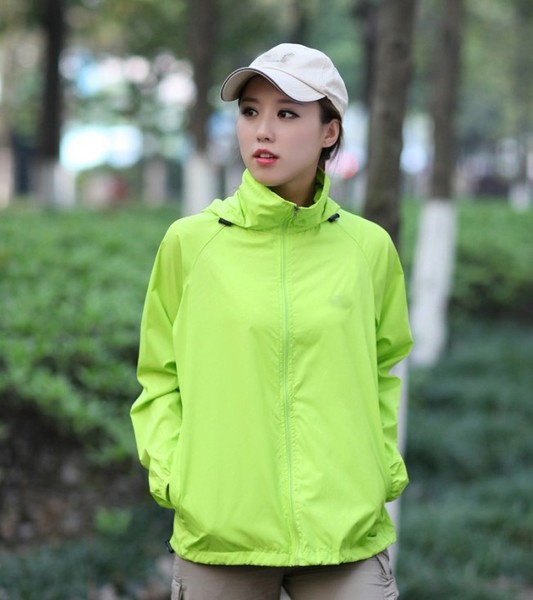 Дамски и мъжки планински туристически якета с качулка зелени, сини, оранжеви, виненочервени пролетни,есенни,  летни, полиестър