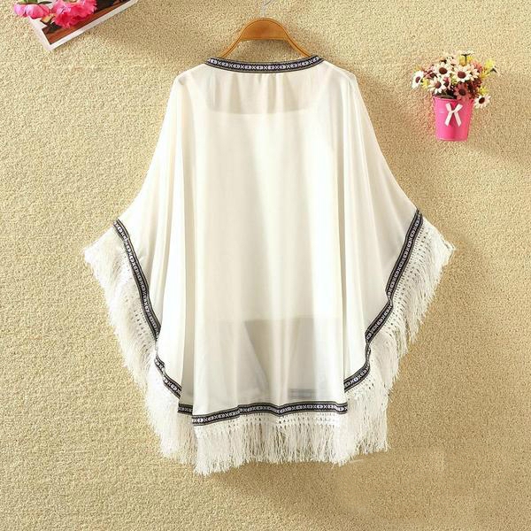 Дамско лятно парео в бял и черен цвят с ресни  за плаж 