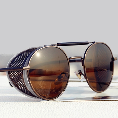 Слънчеви очила със защитна странична рамка в черен и кафяв цвят - кръгла форма