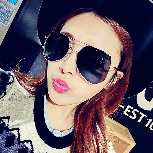 Дамски слънчеви очила с многоъгълна форма в черен цвят