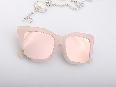 Дамски слънчеви очила в различни цветове с огледални стъкла
