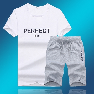 Ανδρικά  σετ - παντελόνια  και μπλουζάκια σε άσπρο, μαύρο, γκρι και μπλε χρώμα