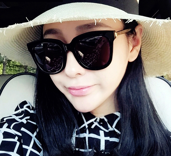 Кръгли слънчеви очила дамски звездни модели с огледални стъкла в лилав, син, кафяв и сребрист отенък