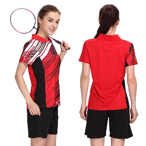 Γυανικεία αθλητικά σετ για μπάντμιντον, τένις  T-Shirt με κοντό μανίκι και σορτς