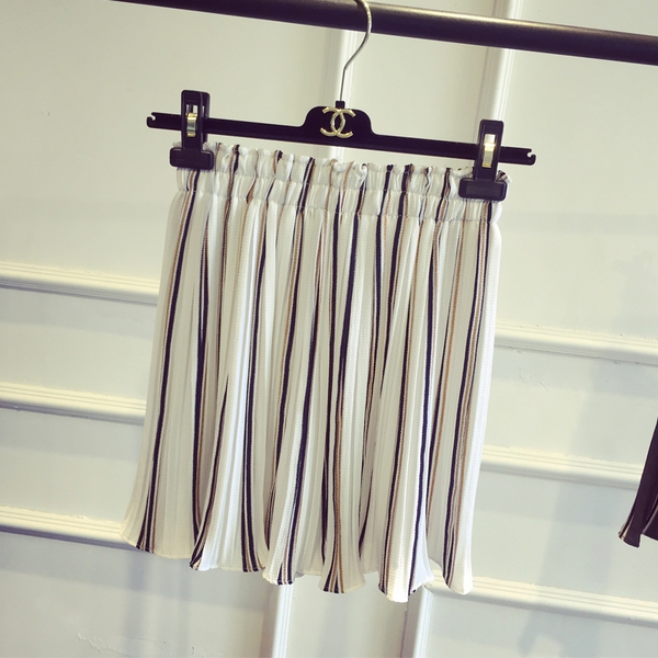 Οι γυναίκες σιφόν φούστες σε γκρι, μαύρο, κίτρινο, μπεζ και λευκό - 12 μοντέλα