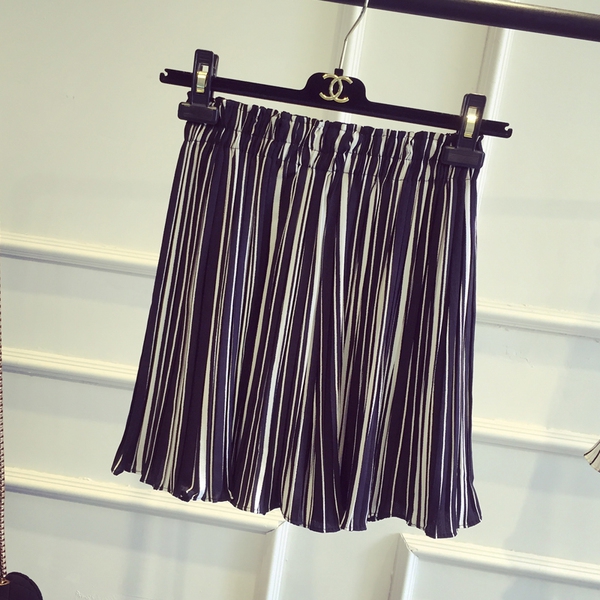 Οι γυναίκες σιφόν φούστες σε γκρι, μαύρο, κίτρινο, μπεζ και λευκό - 12 μοντέλα