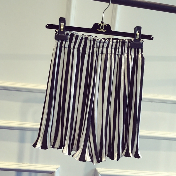 Οι γυναίκες σιφόν φούστες σε γκρι, μαύρο, κίτρινο, μπεζ και λευκό - 12 μοντέλα