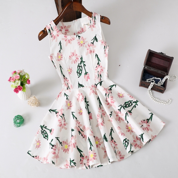 Дамски цветни къси рокли с цветя в 45 различни модела