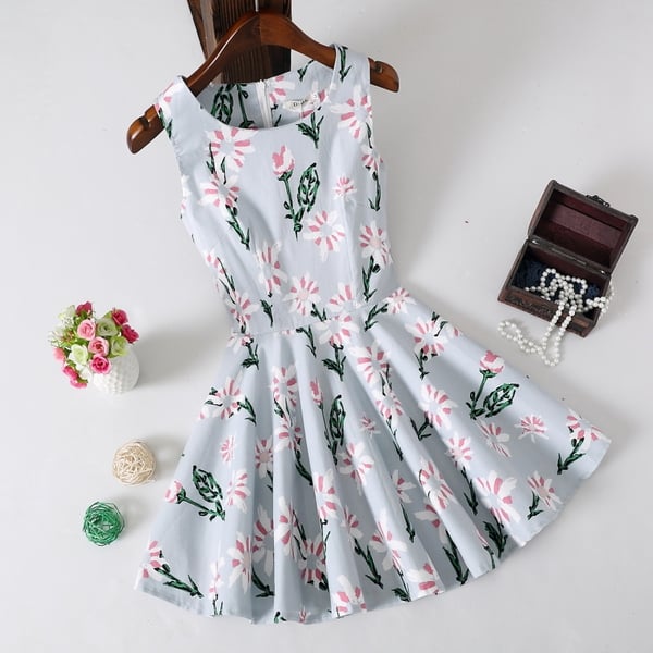 Дамски цветни къси рокли с цветя в 45 различни модела