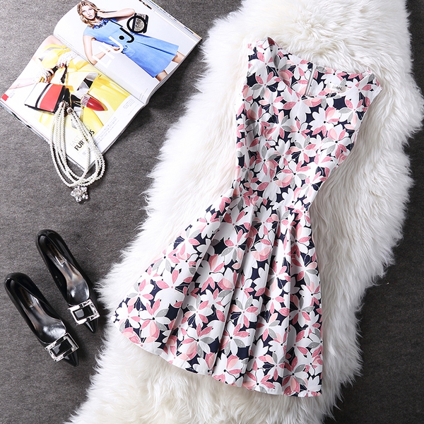 Дамски цветни къси рокли с цветя в 45 различни модела