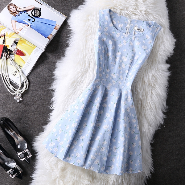 Дамски цветни къси рокли с цветя в 45 различни модела