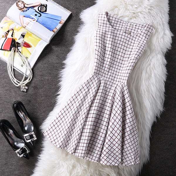 Дамски цветни къси рокли с цветя в 45 различни модела