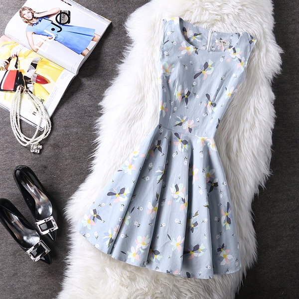 Дамски цветни къси рокли с цветя в 45 различни модела